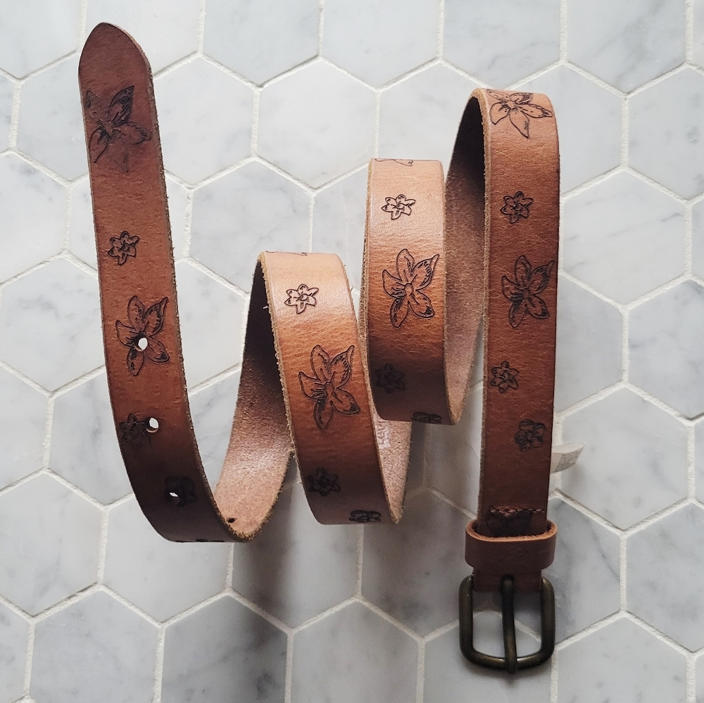 Levi's Slim Leather Flower Print Belt